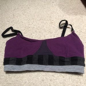 Lululemon sports bra